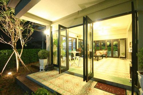 Ploen Pattaya Residence By Tolani Buitenkant foto